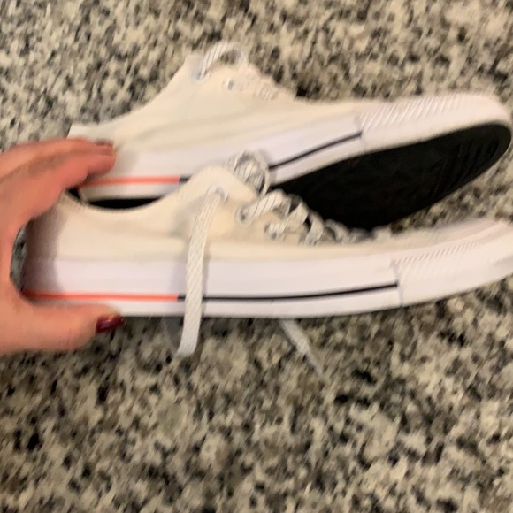 Converse sneakers men’s size 8 women’s size 10 - Picture 3 of 7